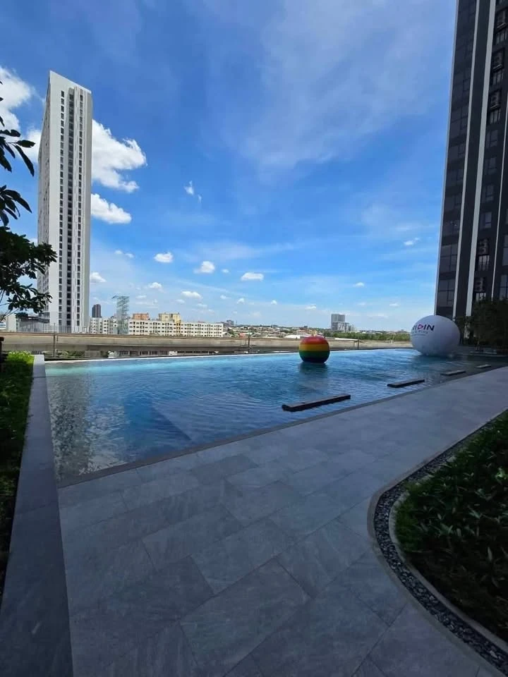 ให้เช่า ออริจิ้น ปลั๊ก & เพลย์ นนทบุรี สเตชั่น ห้อง Duospace เพดานสูง แต่งบิวท์อินสุดเริ่ด ห้ามพลาด