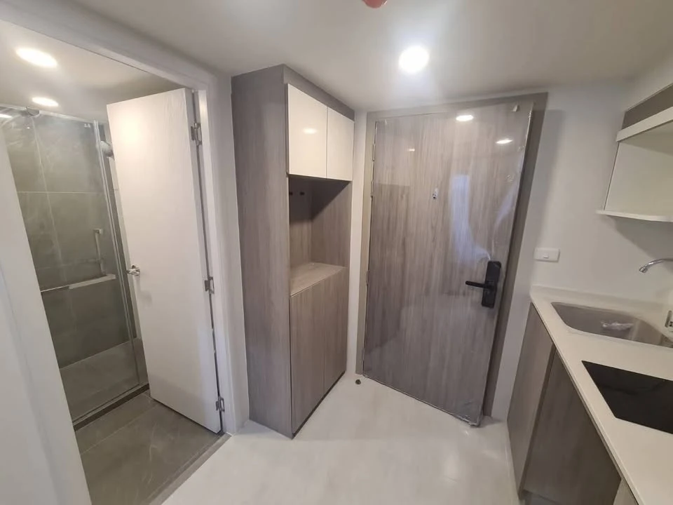 ให้เช่า ออริจิ้น ปลั๊ก & เพลย์ นนทบุรี สเตชั่น ห้อง Duospace เพดานสูง แต่งบิวท์อินสุดเริ่ด ห้ามพลาด