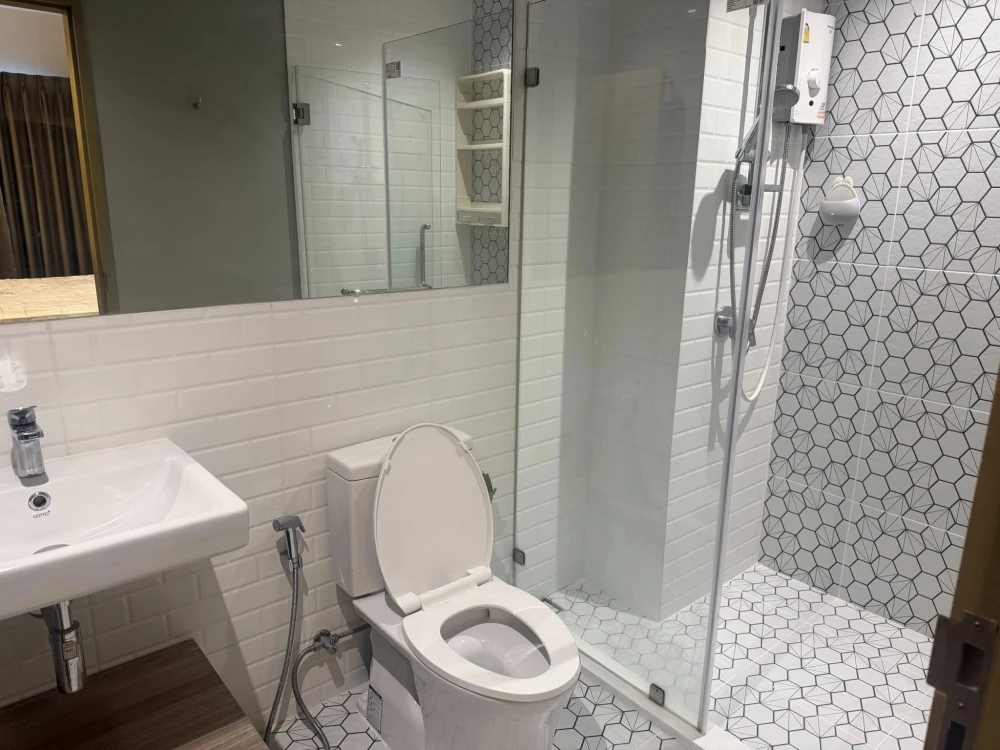 ให้เช่า อัลติจูด ยูนิคอร์น สาธร-ท่าพระ ห้องพร้อมอยู่ ชั้นสูง กว้างขวางอยู่สบาย สิ่งอำนวยความสะดวกครบครัน รีบจองเลยห้ามพลาด!!