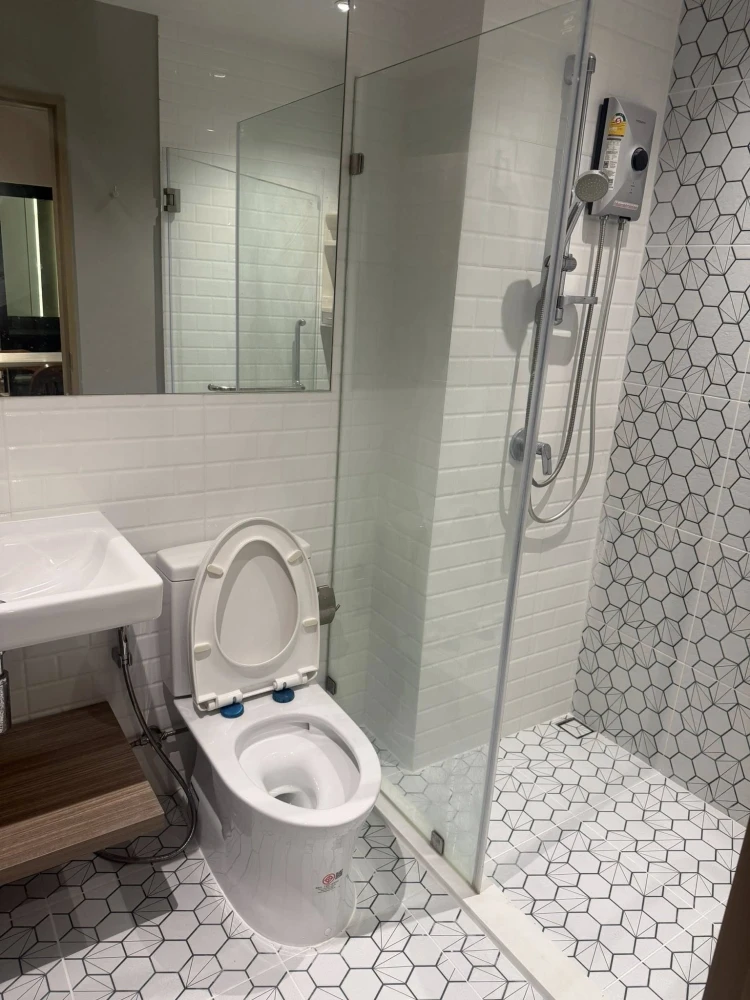 ให้เช่า อัลติจูด ยูนิคอร์น สาธร-ท่าพระ ห้องพร้อมอยู่ ชั้นสูง กว้างขวางอยู่สบาย สิ่งอำนวยความสะดวกครบครัน รีบจองเลยห้ามพลาด!!