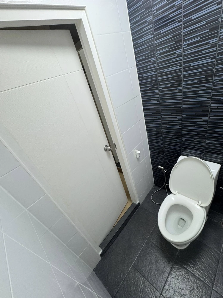 ให้เช่า เดอะทรัสต์ คอนโด งามวงศ์วาน ห้องชั้นสูง เฟอร์พร้อม กว้างขวางอยู่สบาย จองเลย