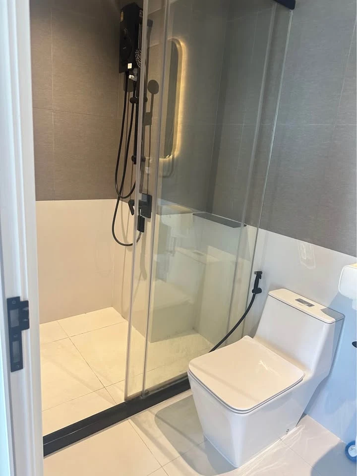 ให้เช่า เดอะ คีย์ พระราม 3 ห้องชั้นสูง พร้อมอยู่ เฟอร์พร้อม ห้องกว้าง จองเลย