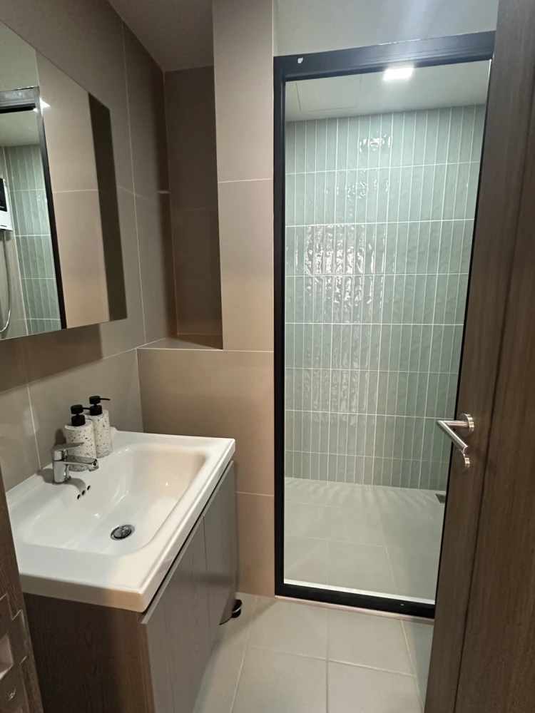 ให้เช่า เดอะ มูฟ ประดิพัทธ์ ชั้นเดียวกับสวนส่วนกลาง ห้องตกแต่งสวยเหมือนห้องตัวอย่าง เฟอร์นิเจอร์เครื่องใช้ไฟฟ้าครบ รีบจองเลย