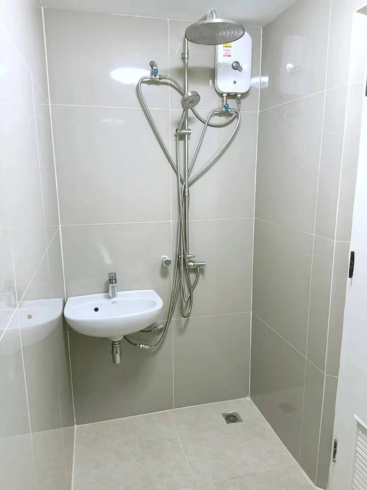 ให้เช่า เดอะ วอเตอร์ฟอร์ด คอนโดมิเนียม 2 ห้องนอน 2 ห้องน้ำ + 1 ห้องเสริม  (สามารถทำเป็นห้องทำงานหรือห้องนอนที่ 3 ได้) จองเลย