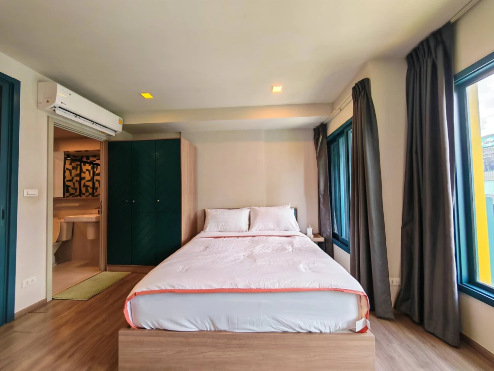 ให้เช่า เดอะ เบส สุขุมวิท 50 ห้องสตูดิโอ ชั้น 7 มาพร้อมเฟอร์ เครื่องใช้ไฟฟ้าครบ มาจับมาจองได้แล้ววันนี้ อย่าพลาด