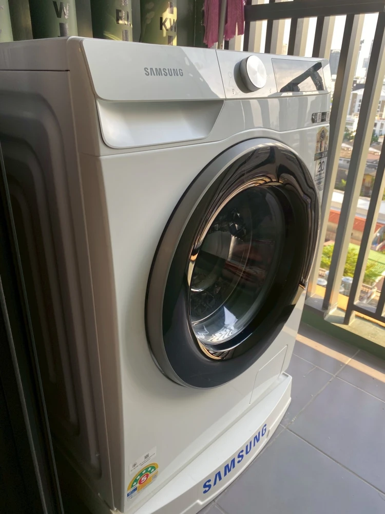 ให้เช่า เดอะ ไลน์ ไวบ์ ห้องกว้าง พร้อมเข้าอยู่ จองเลย!!