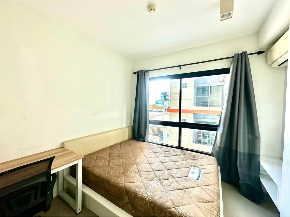 ให้เช่า เดอ โซน ตกแต่งฟังก์ชั่นครบ พร้อมเฟอร์นิเจอร์แน่นๆ มาแต่ตัวเข้าอยู่ได้เลย