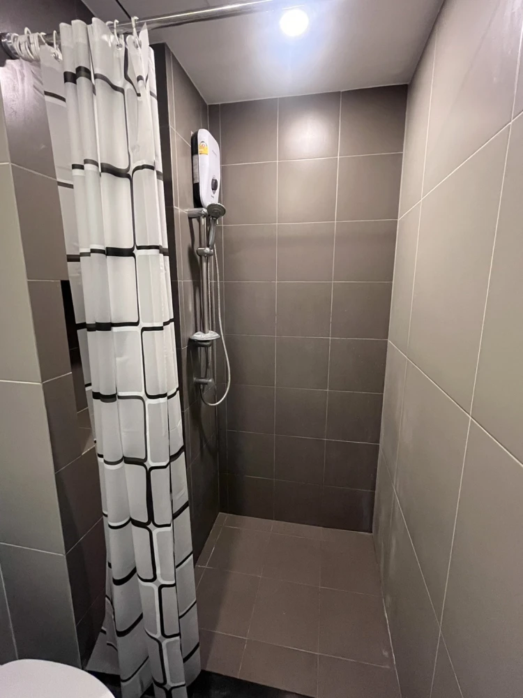 ให้เช่า เอลลิโอ สาทร-วุฒากาศ ห้องพร้อมอยู่ ชั้นสูง ราคาสบายกระเป๋า รีบจองเลยห้ามพลาด+++