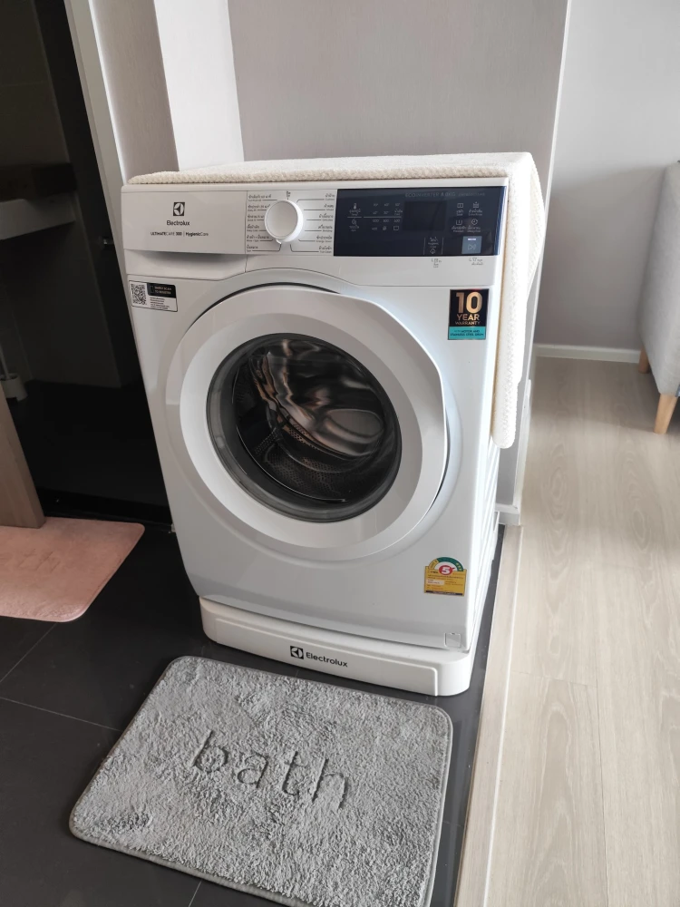 ให้เช่า  เอ สเปซ เมกา 1  ห้องชั้นสูง พร้อมอยู่ เฟอร์พร้อม จองเลย