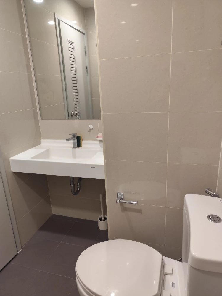 ให้เช่า  เอ สเปซ เมกา 1  ห้องชั้นสูง พร้อมอยู่ เฟอร์พร้อม จองเลย