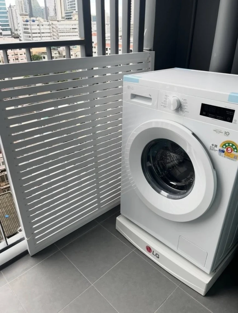 ให้เช่า แกรนด์ คอนโด วุฒากาศ 53 ติดวอลเปเปอร์ + มุ้งลวดเรียบร้อย แต่งครบ พร้อมเข้าอยู่ ใกล้ BTS วุฒากาศ เดินทางสะดวก!