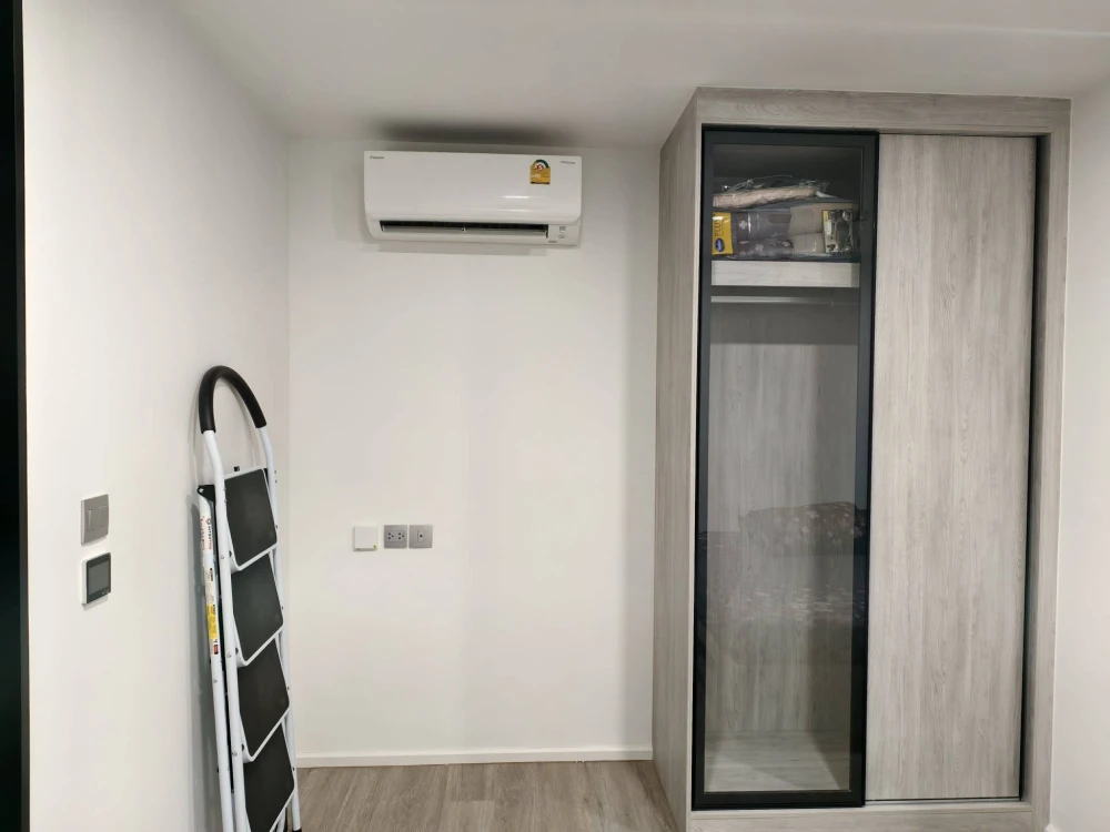 ให้เช่า แอทโมซ พอร์เทรต ศรีสมาน ตึก B ชั้น 4 แอร์ + ตู้เสื้อผ้า Built-in พร้อมเข้าอยู่ รีบจองเลย