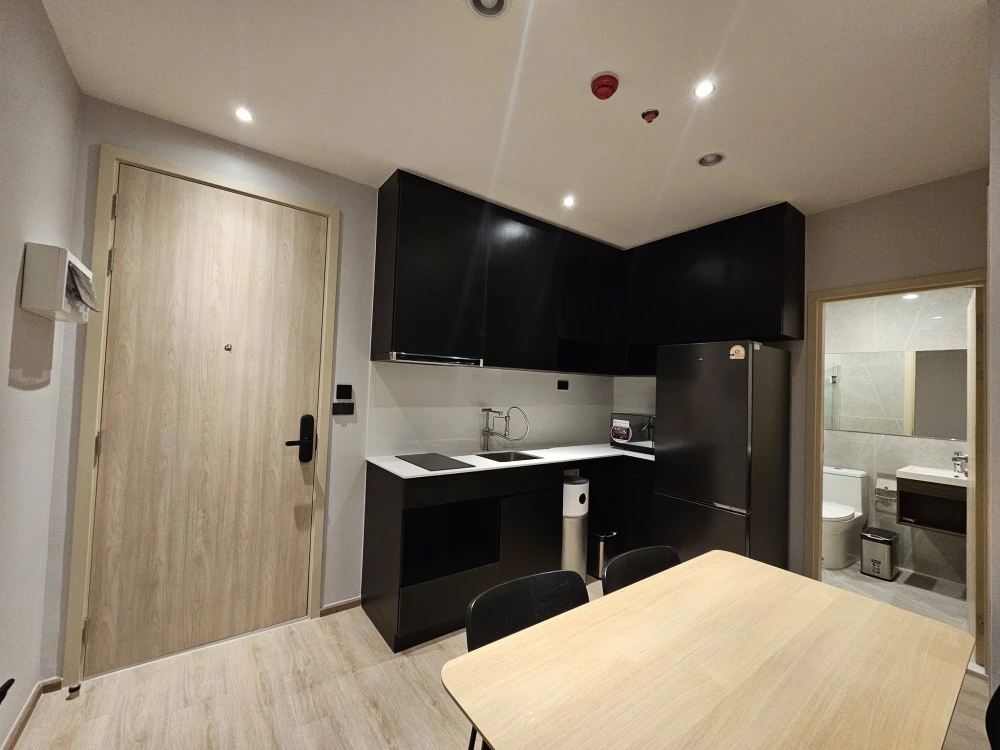 ให้เช่า โนเบิล นิว ดีสทริค อาร์ไนน์ 2 ห้องนอน 2 ห้องน้ำ ระเบียงทิศเหนือ ตอนบ่ายร่ม วิวส่วนกลาง รีบคว้าไว้เลย