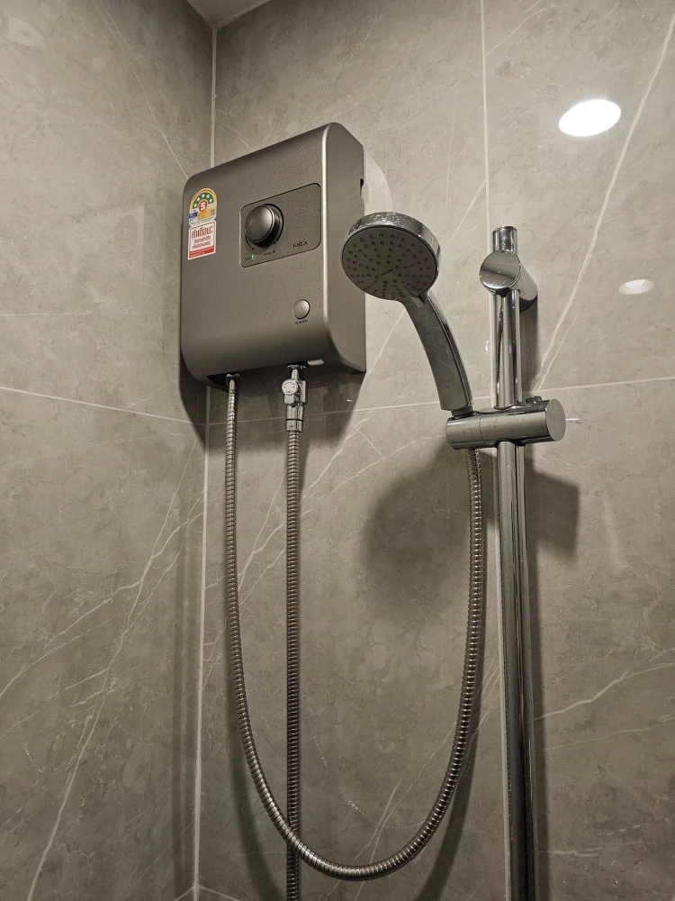 ให้เช่า โนเบิล นิว ดีสทริค อาร์ไนน์ 2 ห้องนอน 2 ห้องน้ำ ระเบียงทิศเหนือ ตอนบ่ายร่ม วิวส่วนกลาง รีบคว้าไว้เลย