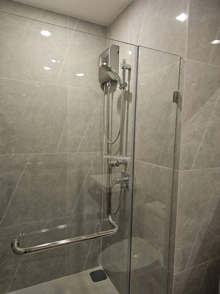 ให้เช่า โนเบิล นิว ดีสทริค อาร์ไนน์ 2 ห้องนอน 2 ห้องน้ำ ระเบียงทิศเหนือ ตอนบ่ายร่ม วิวส่วนกลาง รีบคว้าไว้เลย