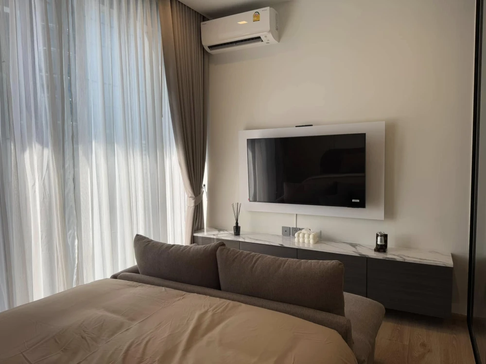 ให้เช่า โนเบิล อราวน์ อารีย์ ตำแหน่งฮิตสุด ตกแต่งเรียบง่ายสวยงาม เฟอร์นิเจอร์ครบ พร้อมเข้าอยู่