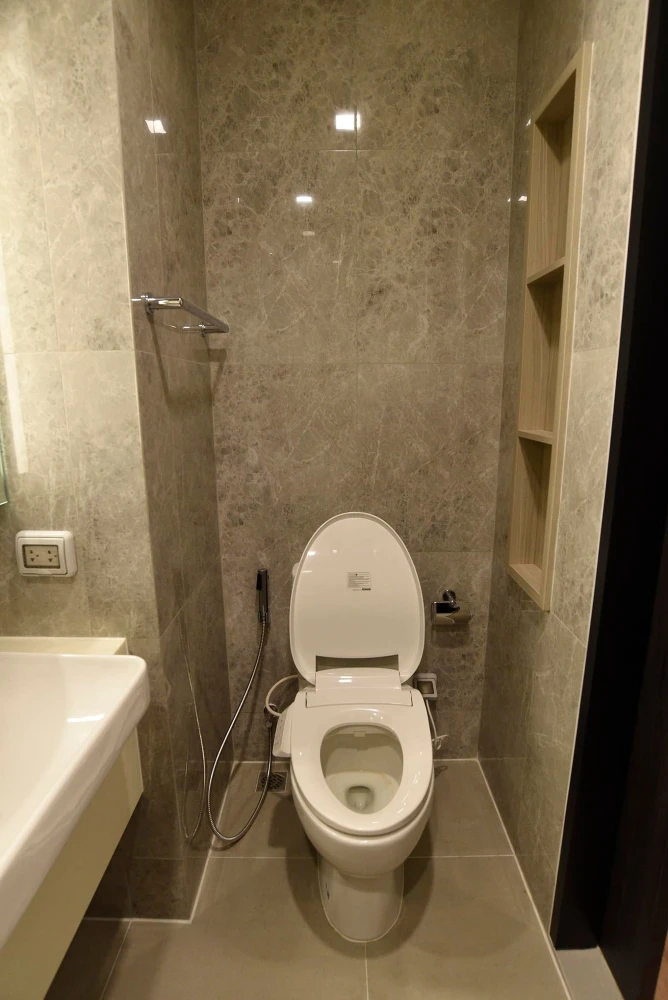 ให้เช่า โนเบิล อราวน์ อารีย์ ตำแหน่งฮิตสุด ตกแต่งเรียบง่ายสวยงาม เฟอร์นิเจอร์ครบ พร้อมเข้าอยู่