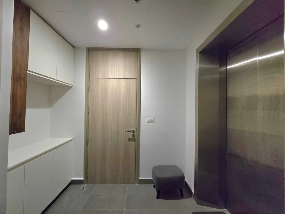 ให้เช่า โนเบิล เพลินจิต Private สุดๆลิฟต์ส่วนตัวถึงห้อง ห้องขนาด 45 ตารางเมตร ชั้น 17 มีระเบียง พร้อมเข้าอยู่เลยค่ะ