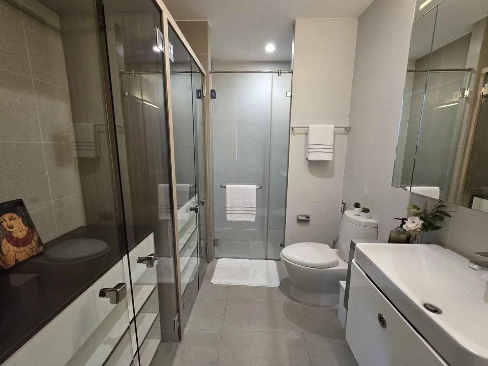 ให้เช่า โนเบิล เพลินจิต Private สุดๆลิฟต์ส่วนตัวถึงห้อง ห้องขนาด 45 ตารางเมตร ชั้น 17 มีระเบียง พร้อมเข้าอยู่เลยค่ะ