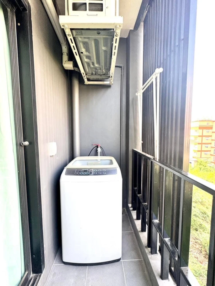 ให้เช่า โมดิซ สเตชั่น มีเฟอร์นิเจอร์ครบ พร้อมตู้เสื้อผ้าหลังใหญ่ใส่ของได้จุใจ จองเลยอย่าลังเล