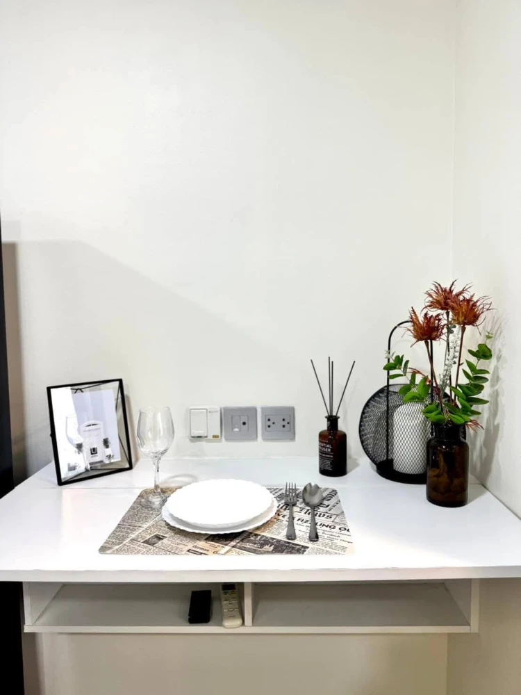 ให้เช่า โมดิซ สเตชั่น มีเฟอร์นิเจอร์ครบ พร้อมตู้เสื้อผ้าหลังใหญ่ใส่ของได้จุใจ จองเลยอย่าลังเล