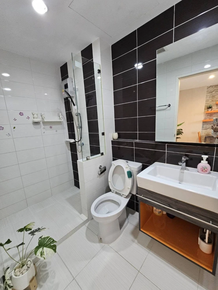 ให้เช่า โว้ค เพลส สุขุมวิท 107 ห้องกว้างขวางอยู่สบาย เฟอร์นิเจอร์พร้อมเครื่องใช้ไฟฟ้าครบครัน รีบจองก่อนพลาด
