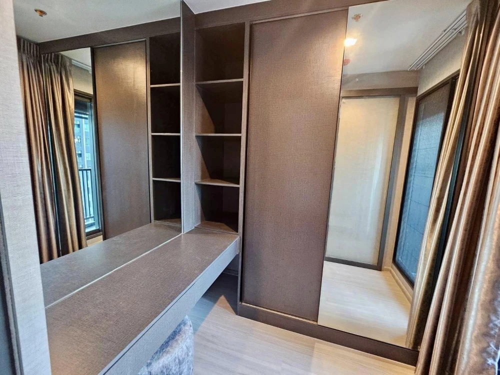 ให้เช่า ไลฟ์ ลาดพร้าว ชั้น 30 ห้องแต่งครบ พร้อม walk in closet สนใจจองเลย อย่ารอช้า