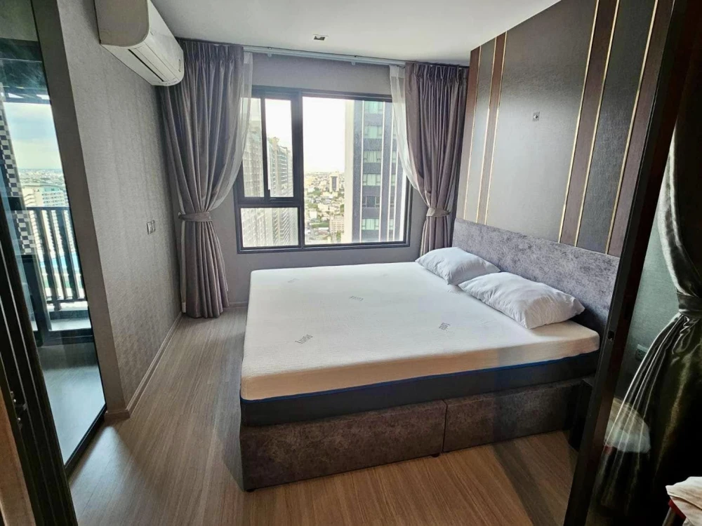 ให้เช่า ไลฟ์ ลาดพร้าว ชั้น 30 ห้องแต่งครบ พร้อม walk in closet สนใจจองเลย อย่ารอช้า