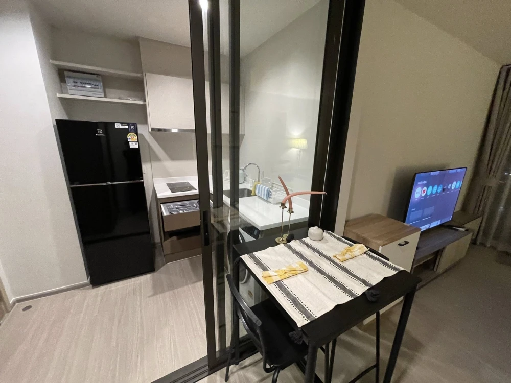 ให้เช่า ไลฟ์ สาทร - เซียร์ร่า ชั้นสูง ห้องแต่งน่าอยู่ พร้อมเฟอร์นิเจอร์ครบ อย่ามัวแต่มอง