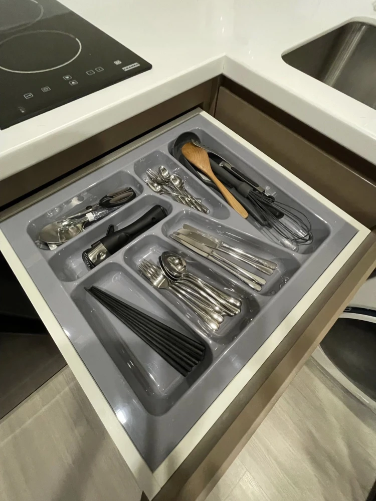 ให้เช่า ไลฟ์ สาทร - เซียร์ร่า ชั้นสูง ห้องแต่งน่าอยู่ พร้อมเฟอร์นิเจอร์ครบ อย่ามัวแต่มอง