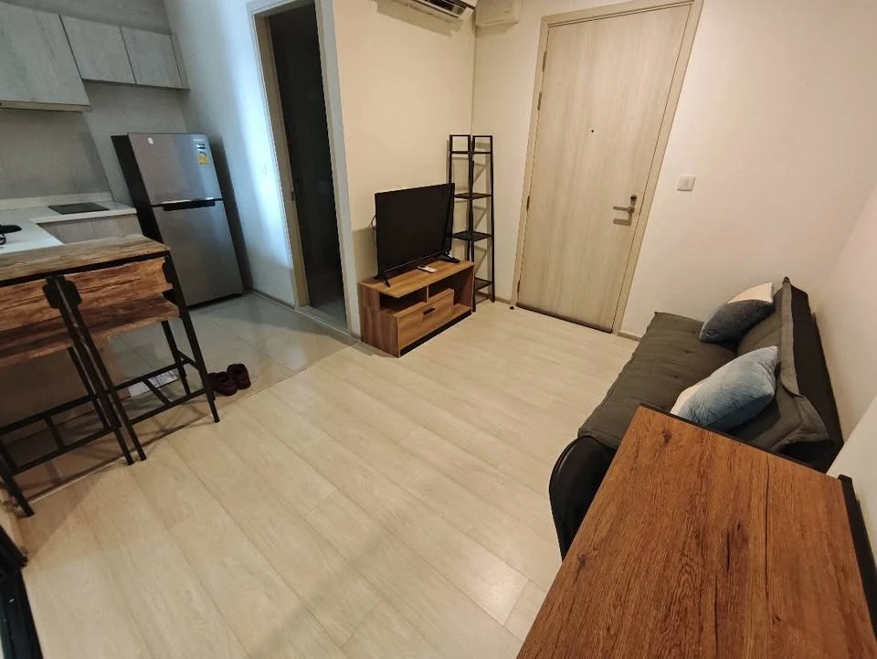 ให้เช่า ไลฟ์ อโศก แบบ 1 ห้องนอน 1 ห้องน้ำ  ชั้น 30 ตกแต่งครบครัน หิ้วกระเป๋าเข้าอยู่ได้เลย