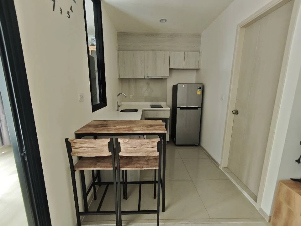 ให้เช่า ไลฟ์ อโศก แบบ 1 ห้องนอน 1 ห้องน้ำ  ชั้น 30 ตกแต่งครบครัน หิ้วกระเป๋าเข้าอยู่ได้เลย