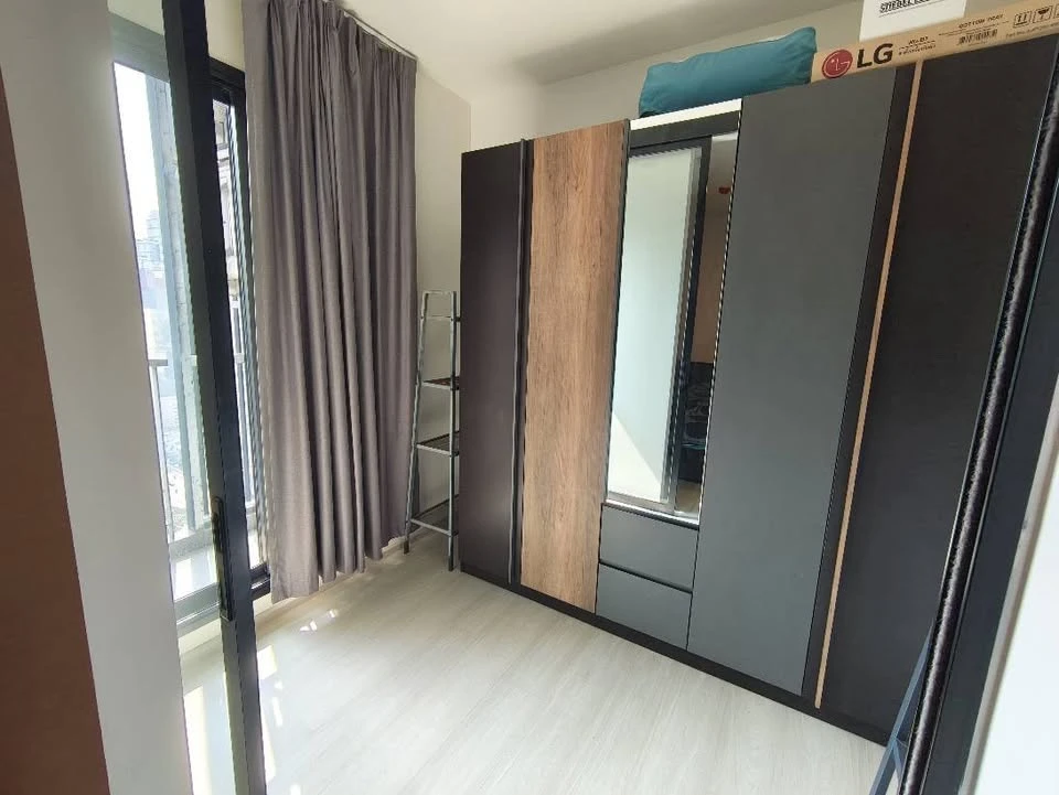 ให้เช่า ไลฟ์ อโศก แบบ 1 ห้องนอน 1 ห้องน้ำ  ชั้น 30 ตกแต่งครบครัน หิ้วกระเป๋าเข้าอยู่ได้เลย