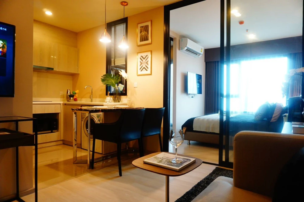 ให้เช่า!! ไลฟ์ อโศก ใกล้รถไฟฟ้า ตกแต่งโดยดีไซเนอร์ สไตล์หรูหราใจกลางเมือง วิวดี พร้อมเฟอร์นิเจอร์ครบชุดและเครื่องใช้ไฟฟ้าแบรนด์ดัง