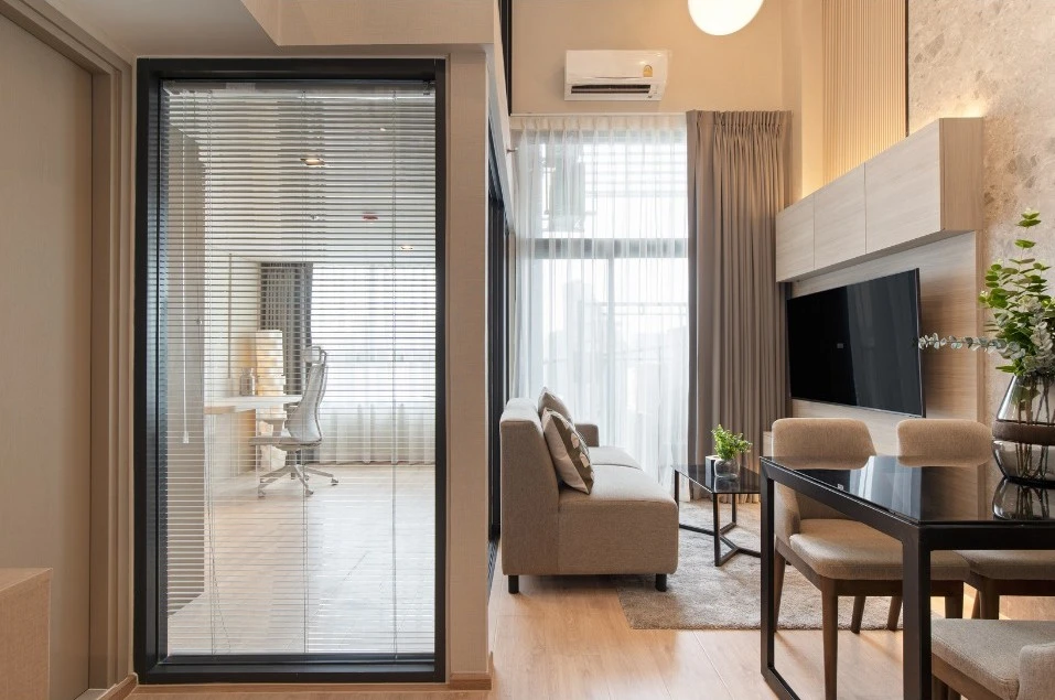 ให้เช่า ไอดีโอ พระราม9 - อโศก ห้องอยู่ชั้นสูงมากๆ ตกแต่งบิวท์อินสวยมากทั้งห้อง น่าจองสุดๆ