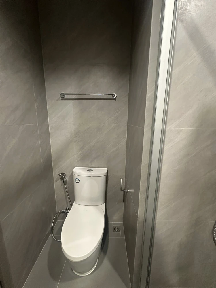 ให้เช่า ไอดีโอ สุขุมวิท - พระราม 4 ห้องอยู่ชั้นสูงมากๆ ขนาด 35 ตร.ม. แบ่งเป็นสัดส่วนอย่างดี สนใจจองเลย