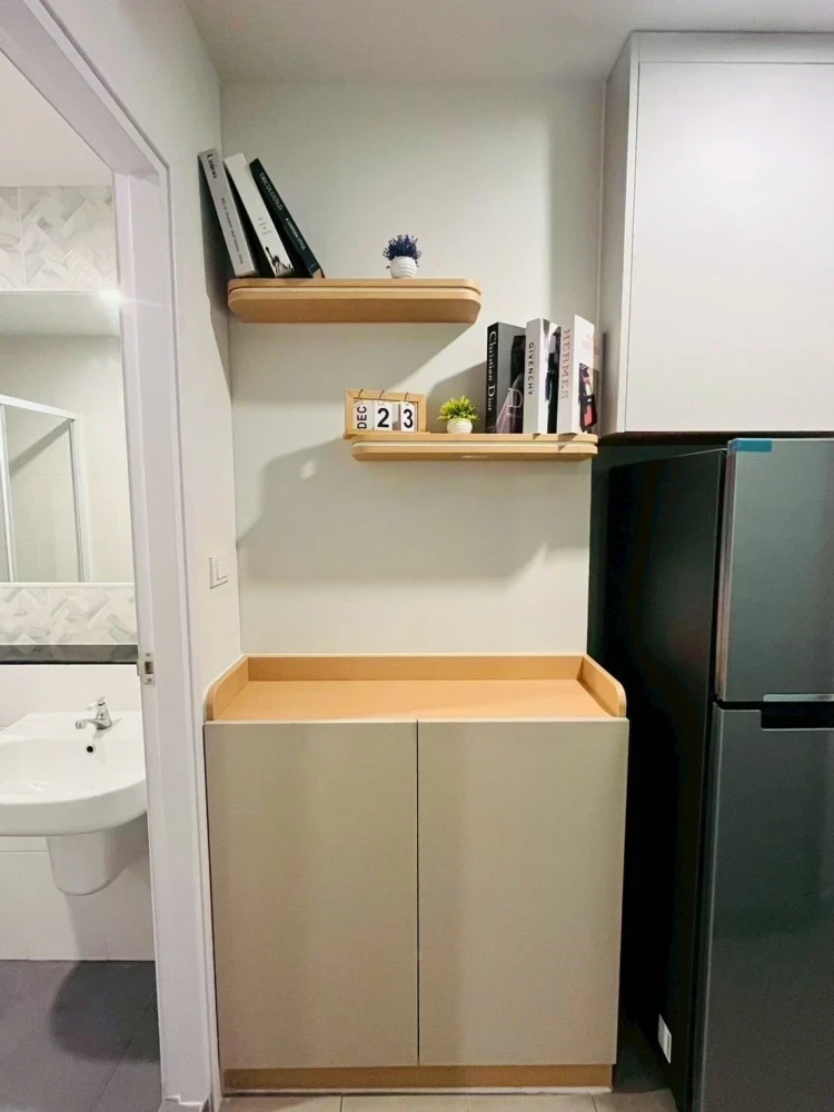 ให้เช่า 𝐑𝐞𝐠𝐞𝐧𝐭 𝐇𝐨𝐦𝐞 𝐖𝐮𝐭𝐭𝐡𝐚𝐤𝐚𝐭  ห้องตกแต่งเฟอร์นิเจอร์ Built-in มีกระจกกั้นห้อง และเครื่องใช้ไฟฟ้า จองเลย