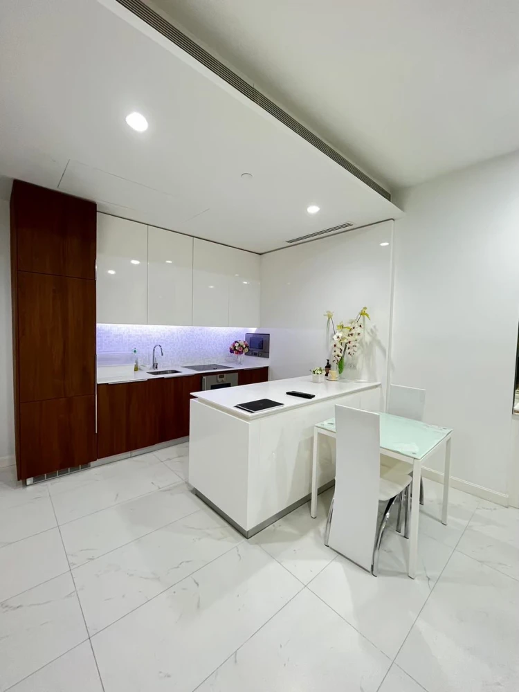 ให้เช่า 185 Rajadamri ห้องกว้างอยู่สบาย จองเลย เฟอร์พร้อม