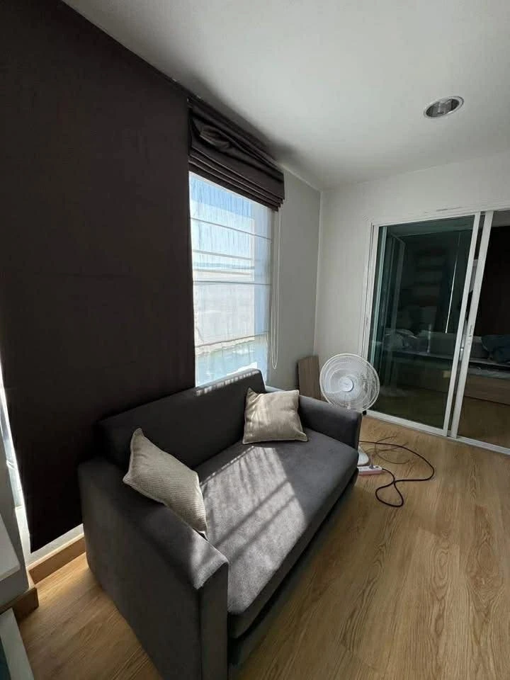 ให้เช่า A pool condo บางนา ห้องมุม ชั้น 4 ได้หน้าต่างบานใหญ่ พร้อมวิว 2 ด้าน รับลมดีมาก รีบคว้าไว้เลย