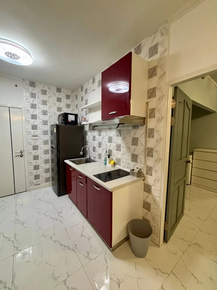 ให้เช่า A space อโศก-รัชดา ชั้นล่าง (Ground Floor) มีประตูออกสู่ระเบียงและสวนส่วนตัว อยู่ใกล้สระว่ายน้ำ 50 เมตร จองเลย