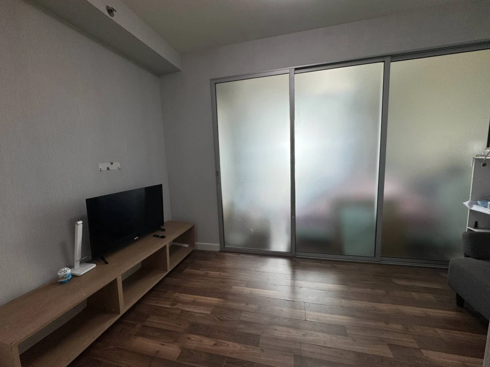 ให้เช่า A Space Me Bangna ห้องน่าอยู่ ชั้น 14 มาพร้อมเฟอร์ครบครัน หิ้วกระเป๋าเข้าอยู่ได้เลยจ้า