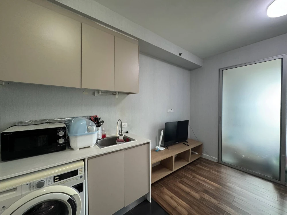 ให้เช่า A Space Me Bangna ห้องน่าอยู่ ชั้น 14 มาพร้อมเฟอร์ครบครัน หิ้วกระเป๋าเข้าอยู่ได้เลยจ้า