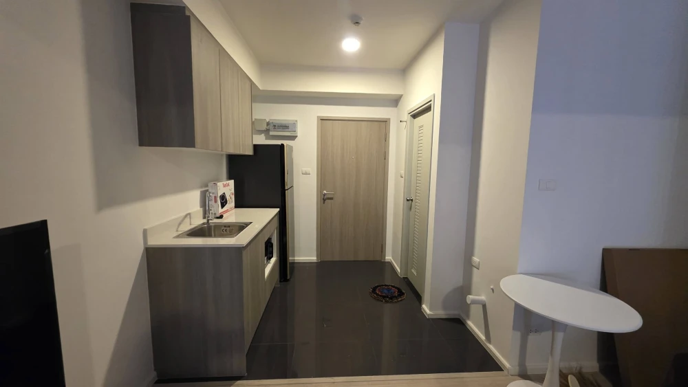 ให้เช่า A space mega  ห้องชั้นสูงน่าอยู่ เฟอร์พร้อม ราคาสบายกระเป๋า จองเลย