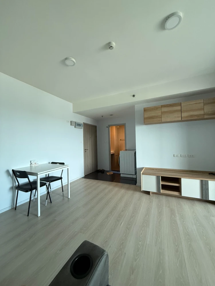 ให้เช่า A space Mega ห้องพร้อมอยู่ เฟอร์พร้อม ชั้นสูง จองเลย