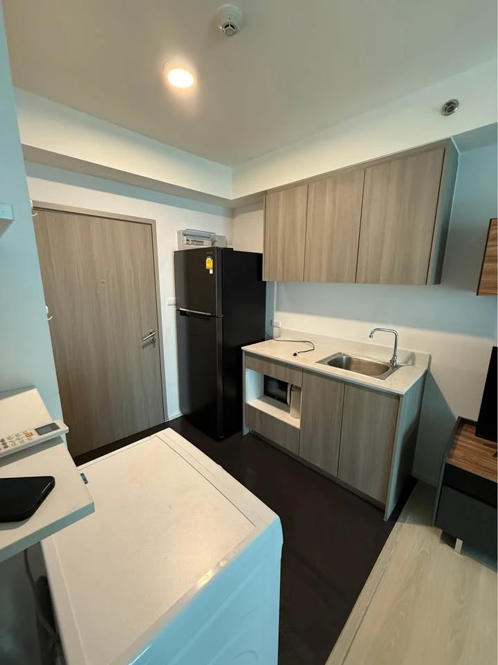 ให้เช่า A Space Mega ห้องอยู่ชั้นสูงมากๆ (ชั้น 31) เฟอร์นิเจอร์และเครื่องใช้ไฟฟ้าครบครัน (หิ้วกระเป๋าเข้าอยู่ได้เลย)