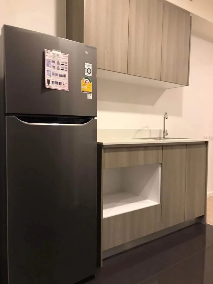 ให้เช่า A space Mega 1 ห้องนอน 1 ห้องน้ำ เฟอร์นิเจอร์และเครื่องใช้ไฟฟ้าครบครัน หิ้วกระเป๋าเข้าอยู่ได้เลยจ้า