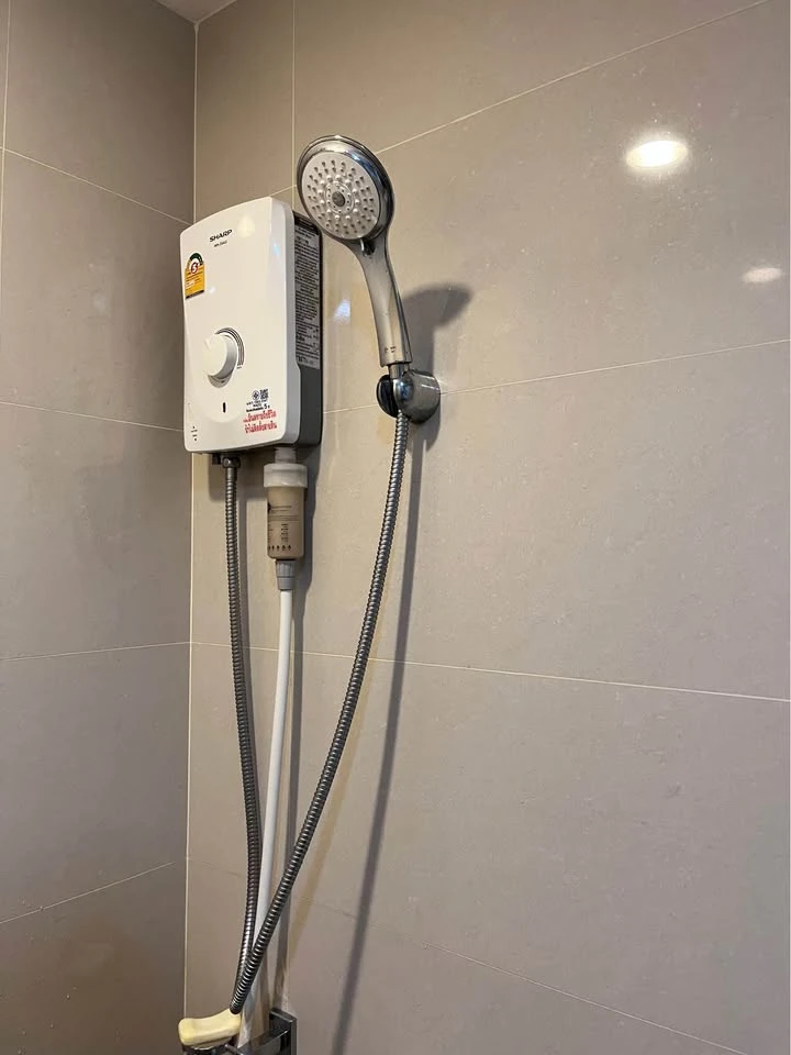 ให้เช่า A space Mega 1 ห้องนอน 1 ห้องน้ำ เฟอร์นิเจอร์และเครื่องใช้ไฟฟ้าครบครัน หิ้วกระเป๋าเข้าอยู่ได้เลยจ้า