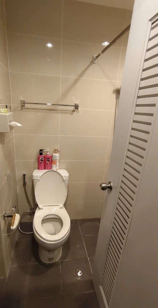 ให้เช่า A Space Mega 2 ห้องชั้น 6 เฟอร์นิเจอร์และเครื่องใช้ไฟฟ้าครบครัน หิ้วกระเป๋าเข้าอยู่ได้เลยจ้า