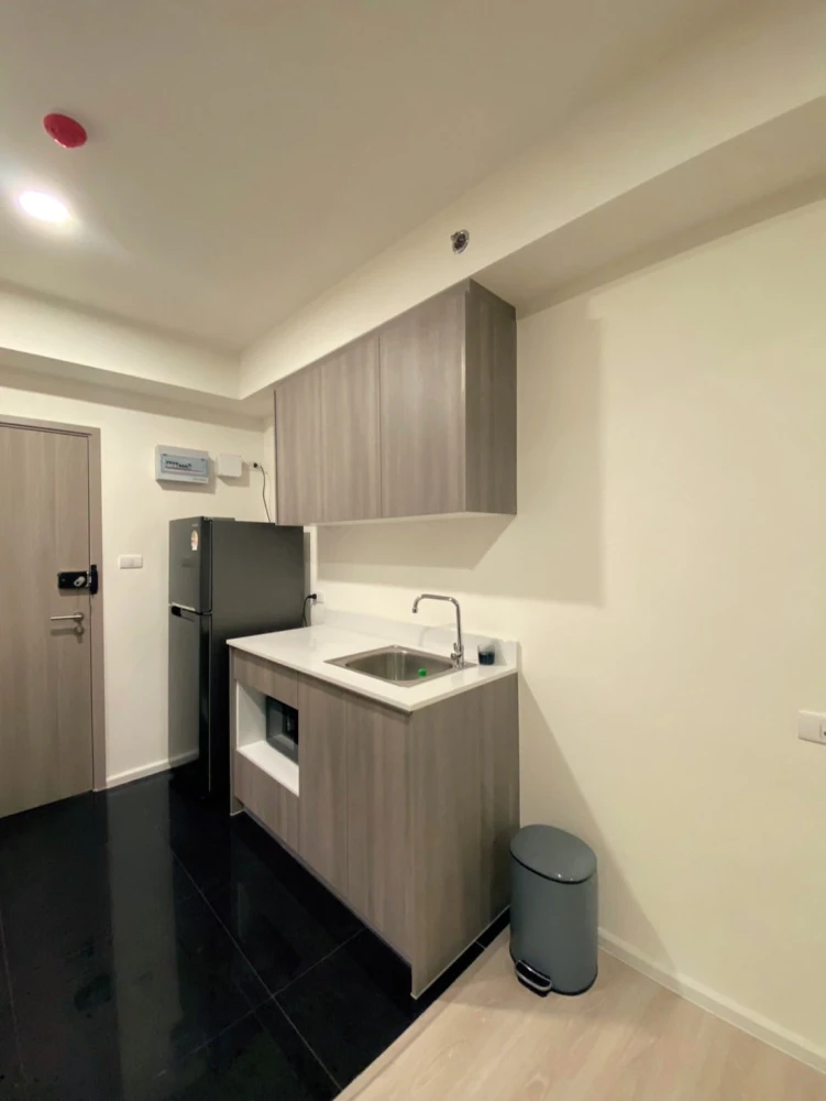 ให้เช่า A Space Mega 2 ห้องน่าอยู่ เฟอร์นิเจอร์และเครื่องใช้ไฟฟ้าครบครัน หิ้วกระเป๋าเข้าอยู่ได้เลยจ้า