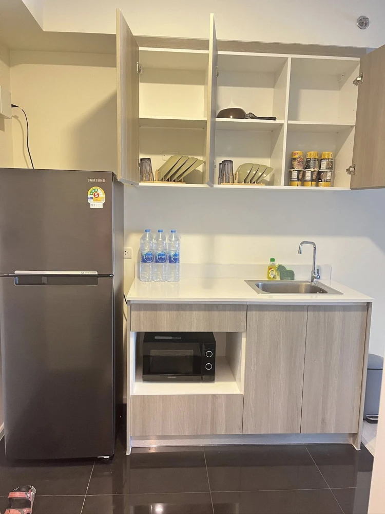 ให้เช่า A Space Mega 2 ห้องน่าอยู่ เฟอร์นิเจอร์และเครื่องใช้ไฟฟ้าครบครัน หิ้วกระเป๋าเข้าอยู่ได้เลยจ้า